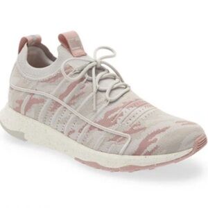 NEW! FitFlop Sneakers Knit Sneakers in Pink Sky Mix size 7